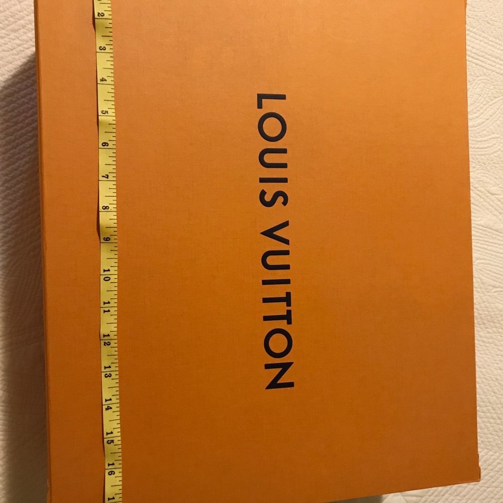 Boxes - Picture 3 of 8